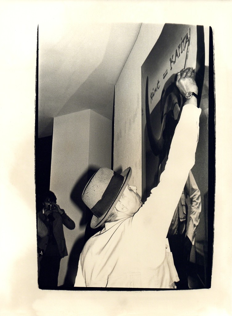 Joseph Beuys, image 1