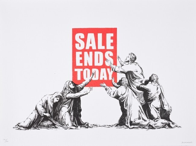 Figure in veste si inginocchiano e tendono la mano verso un cartello bianco con la scritta rossa Sale Ends Today.
