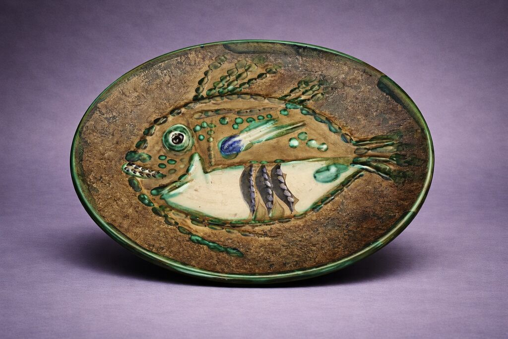 Pablo Picasso, AR170 Mottled fish, 1952