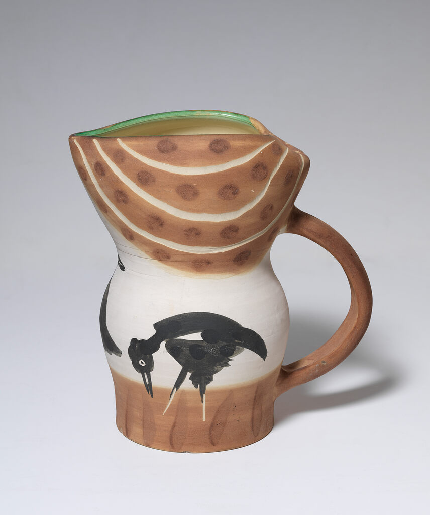 Pichet gothique aux oiseaux (Gothic Pitcher with Birds), image 1