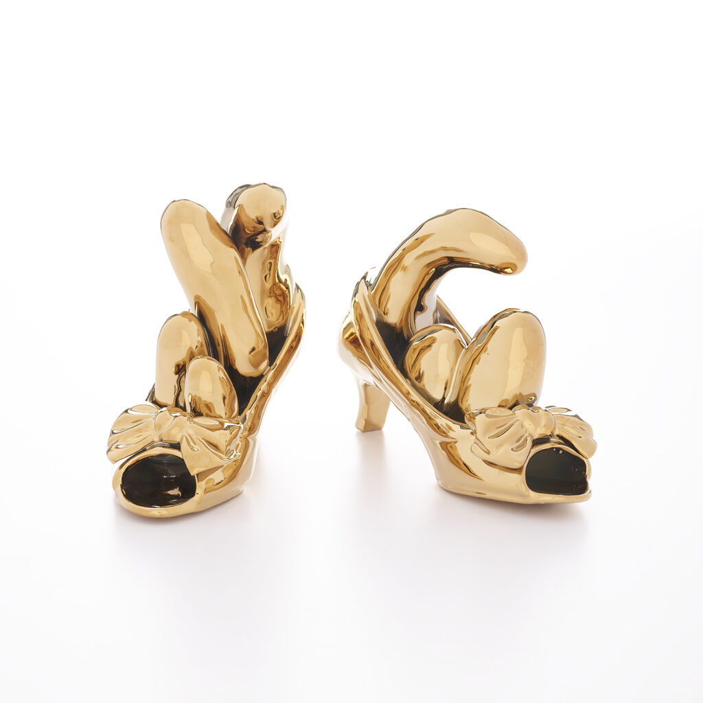 Yayoi Kusama, Gold Bow Shoes, 2013
