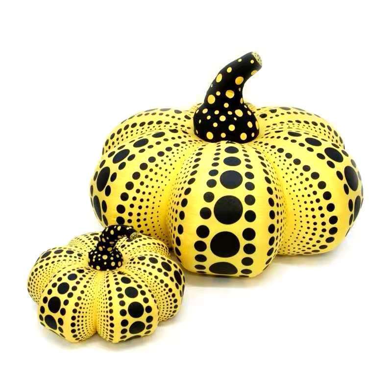 Yayoi Kusama, Pumpkin Pillow, 2020