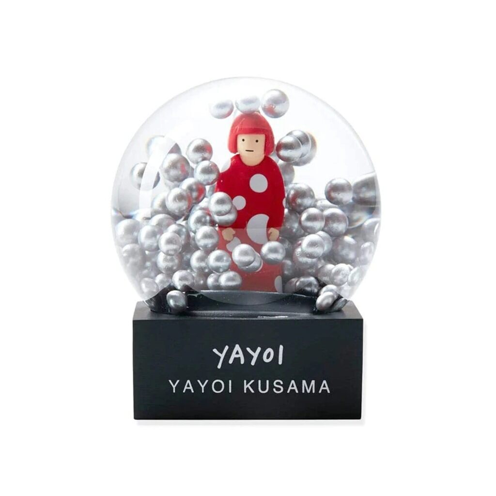 Yayoi Kusama, Snowglobe, 2019
